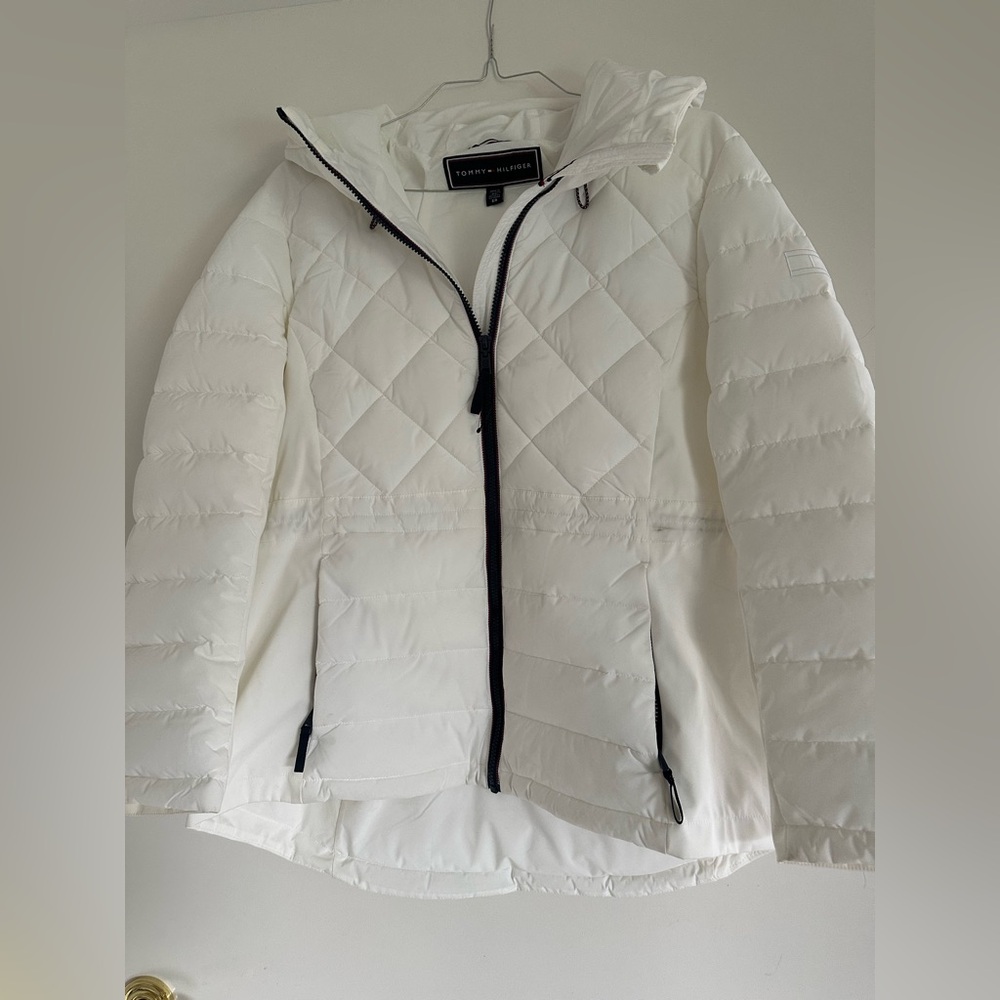 Tommy Hilfiger Women's White Puffer Jacket